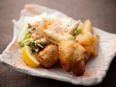 【特選】手羽餃子5本(1P約300～330g)《冷凍専用》